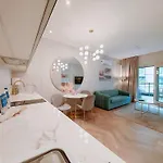 Vipwarsawapartments Zircon Mennica ורשה