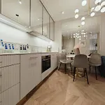 Vipwarsawapartments Zircon Mennica Appartement