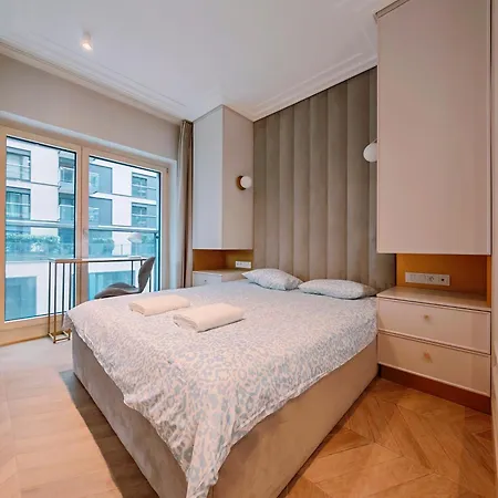 Vipwarsawapartments Zircon Mennica *