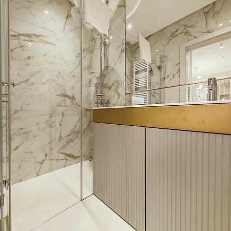 Vipwarsawapartments Zircon Mennica * Warsaw