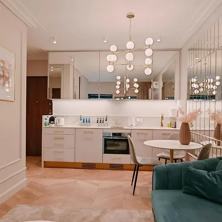 Vipwarsawapartments Zircon Mennica Apartment *