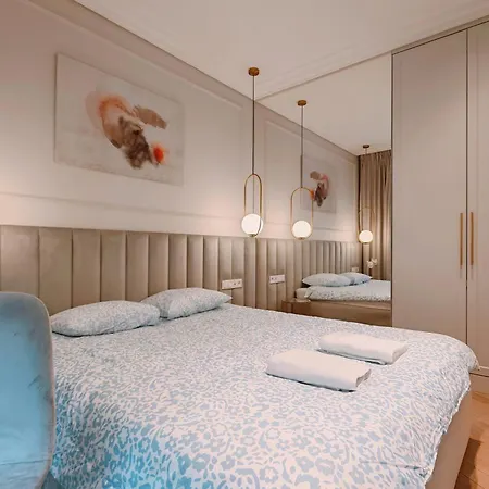 Vipwarsawapartments Zircon Mennica Apartamento Varsóvia