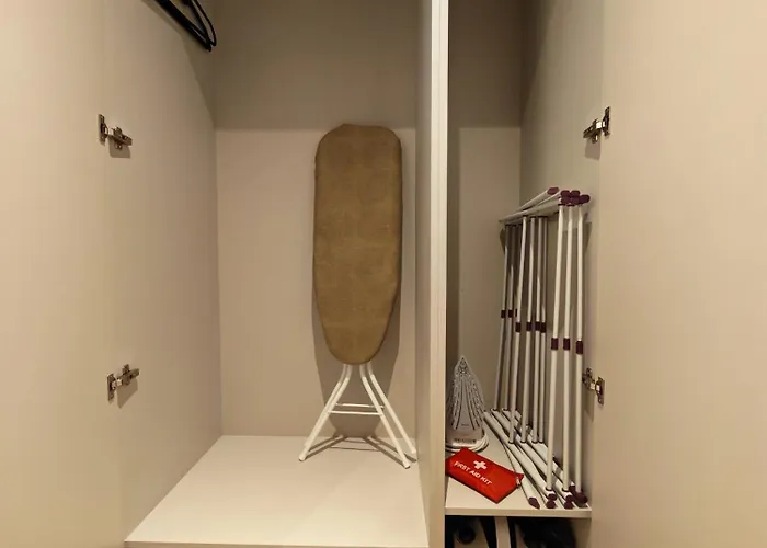 Vipwarsawapartments Zircon Mennica Apartman *