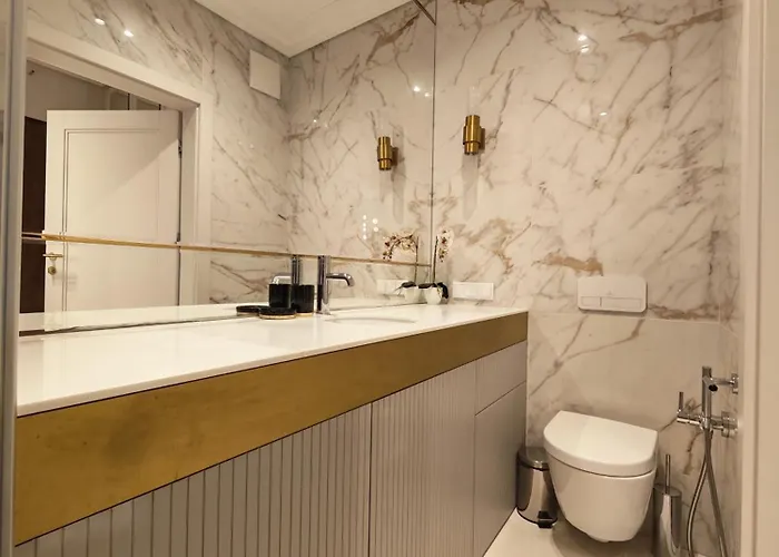 Vipwarsawapartments Zircon Mennica Apartman Varsó