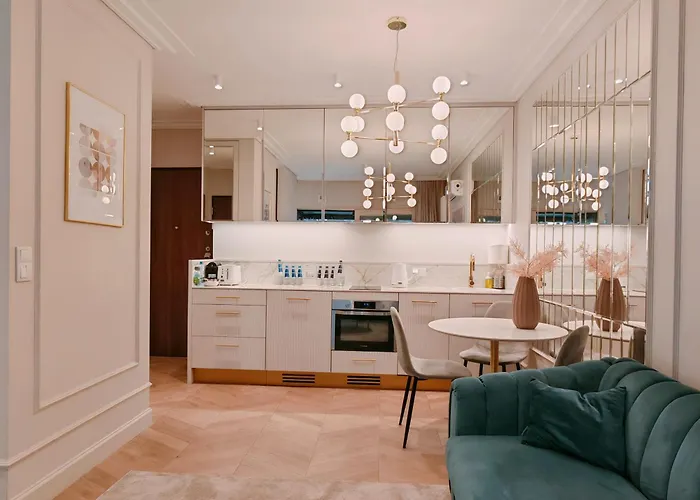 Vipwarsawapartments Zircon Mennica Apartman *