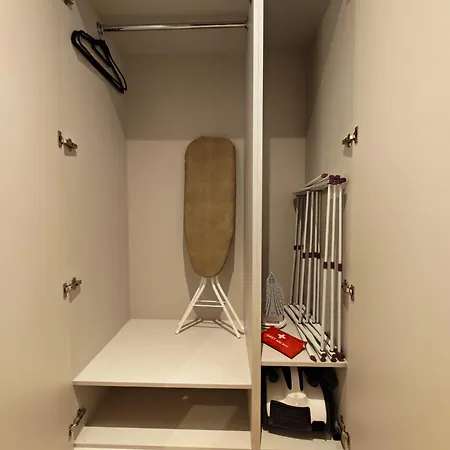 Vipwarsawapartments Zircon Mennica Lägenhet *