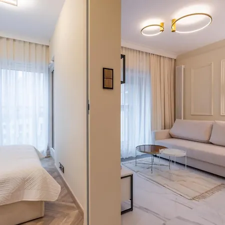Vipwarsawapartments Zircon Mennica ורשה