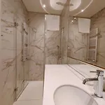 Vipwarsawapartments Zircon Mennica Lägenhet