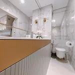Vipwarsawapartments Zircon Mennica *