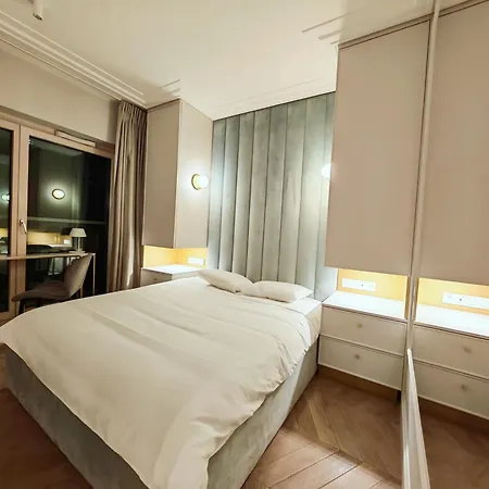 Vipwarsawapartments Zircon Mennica Lägenhet